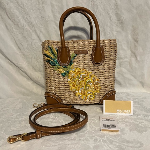 Michael Kors “Malibu” natural sunflower medium messenger bag Totes